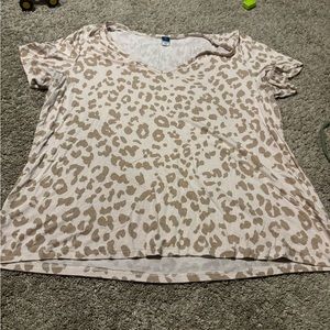 Women’s leopard tee